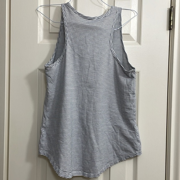 Universal Thread size XS blue and white striped tank - Picture 4 of 4